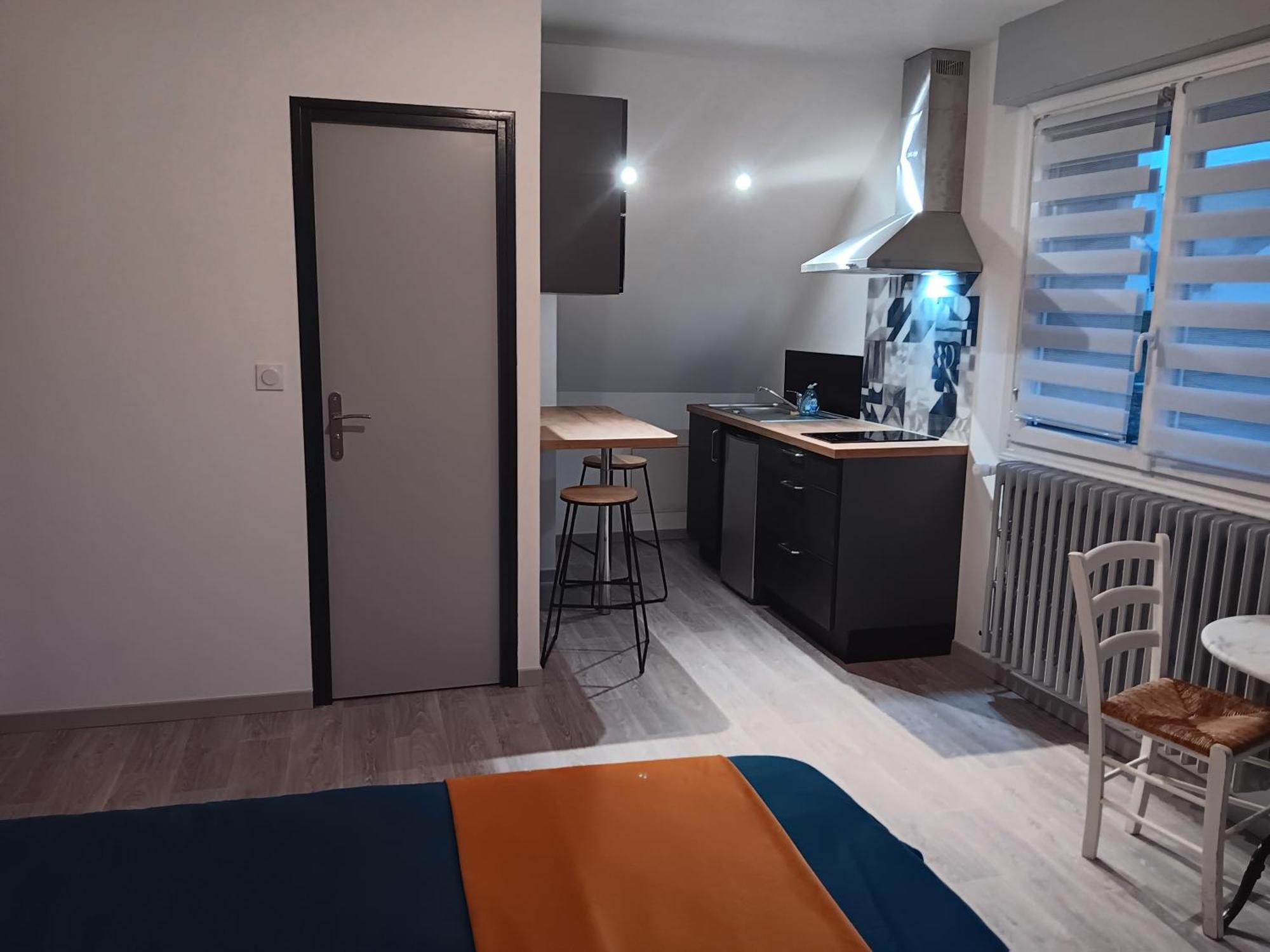 Studio Est Proche Centre Ville Лудеак Экстерьер фото